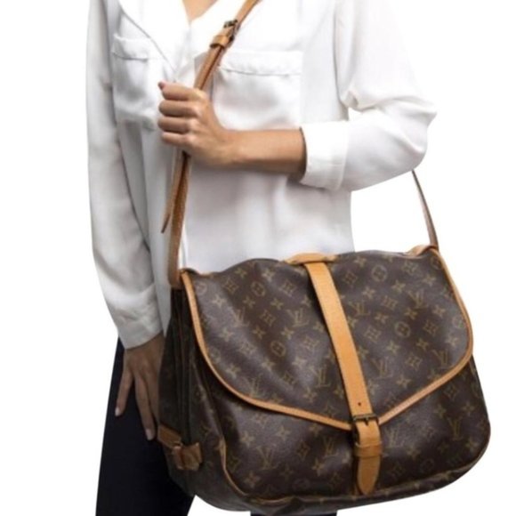Louis Vuitton Handbags - Auth Louis Vuitton Saumur 35 Crossbody #25072L38